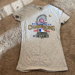 Women’s Cubs shirt nwt